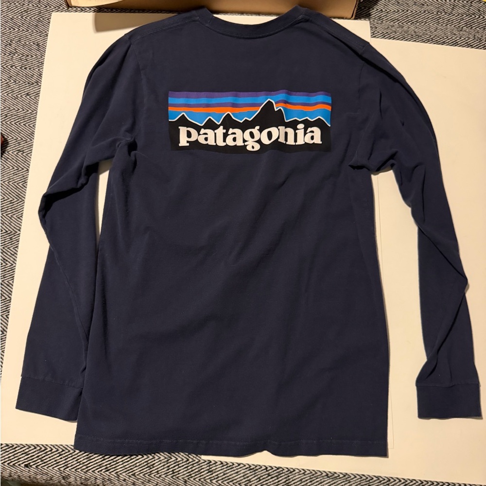 Men’s Patagonia Blue Long Sleeve Shirt size medium